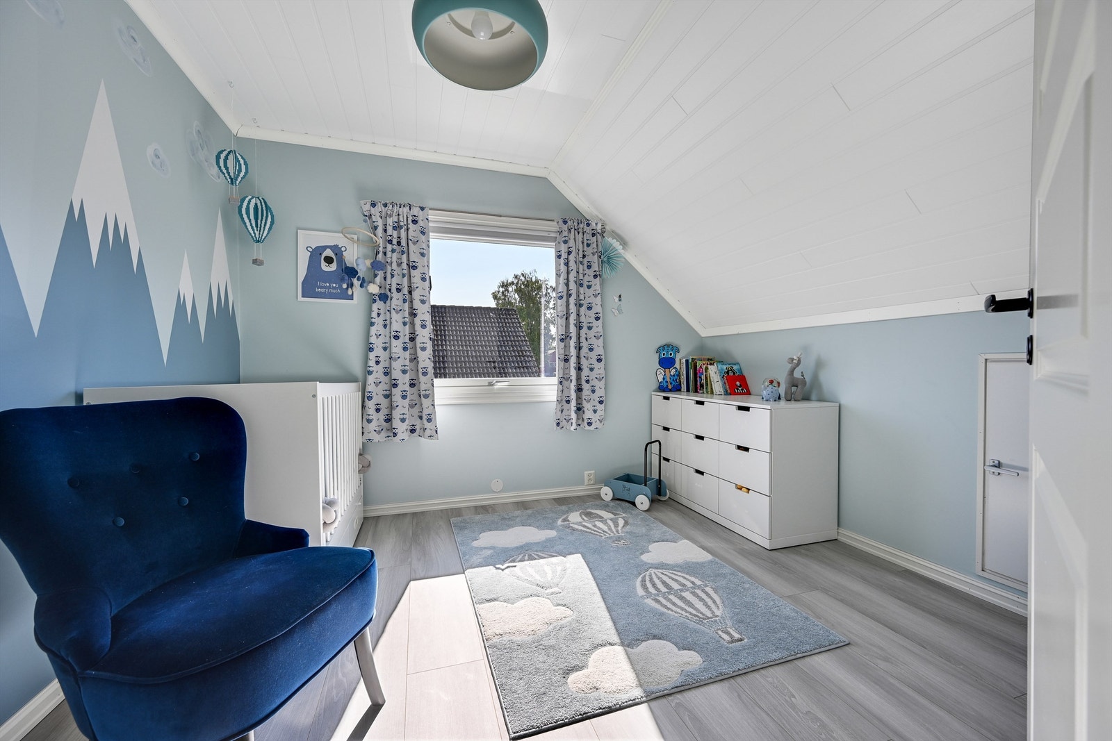 Soverom med knekott Galleribilde