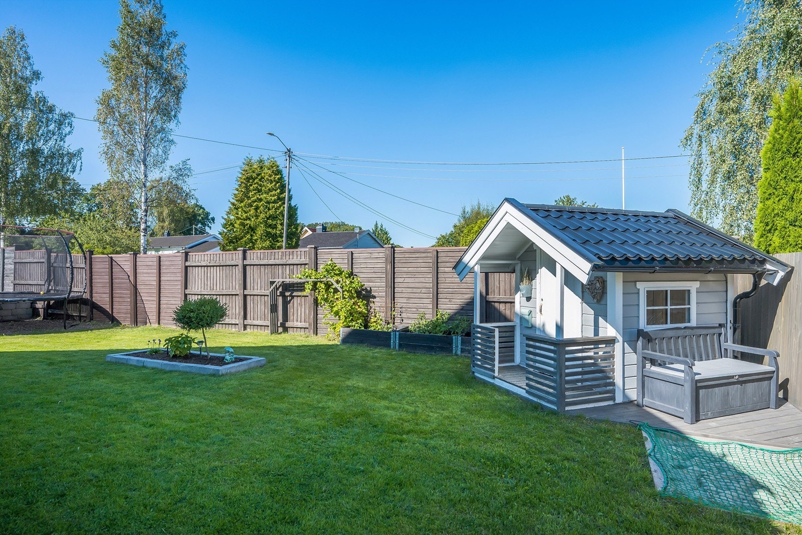 Hage (lekestue medfølger ikke salget) Galleribilde