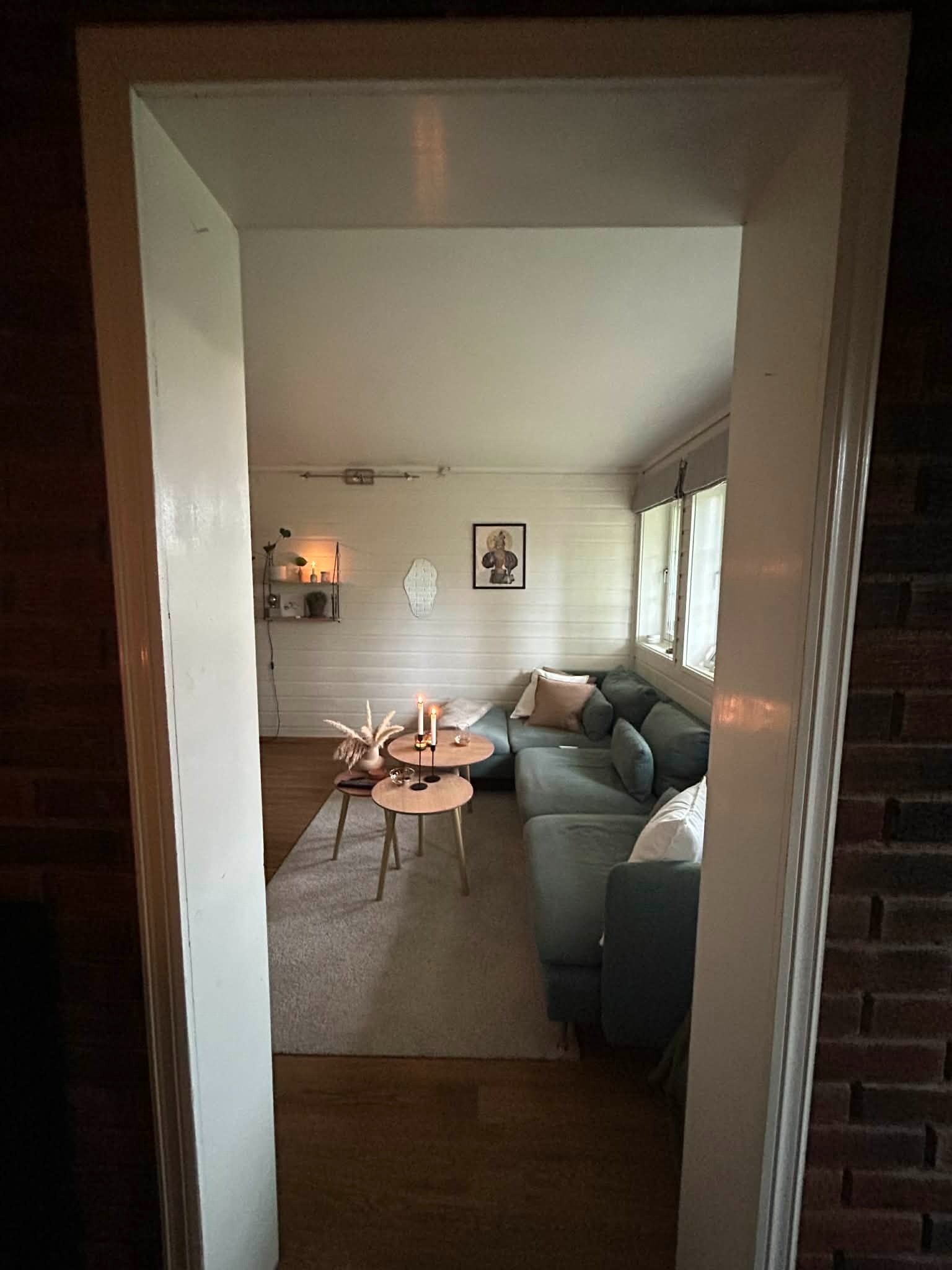 Stue med vedovn Galleribilde