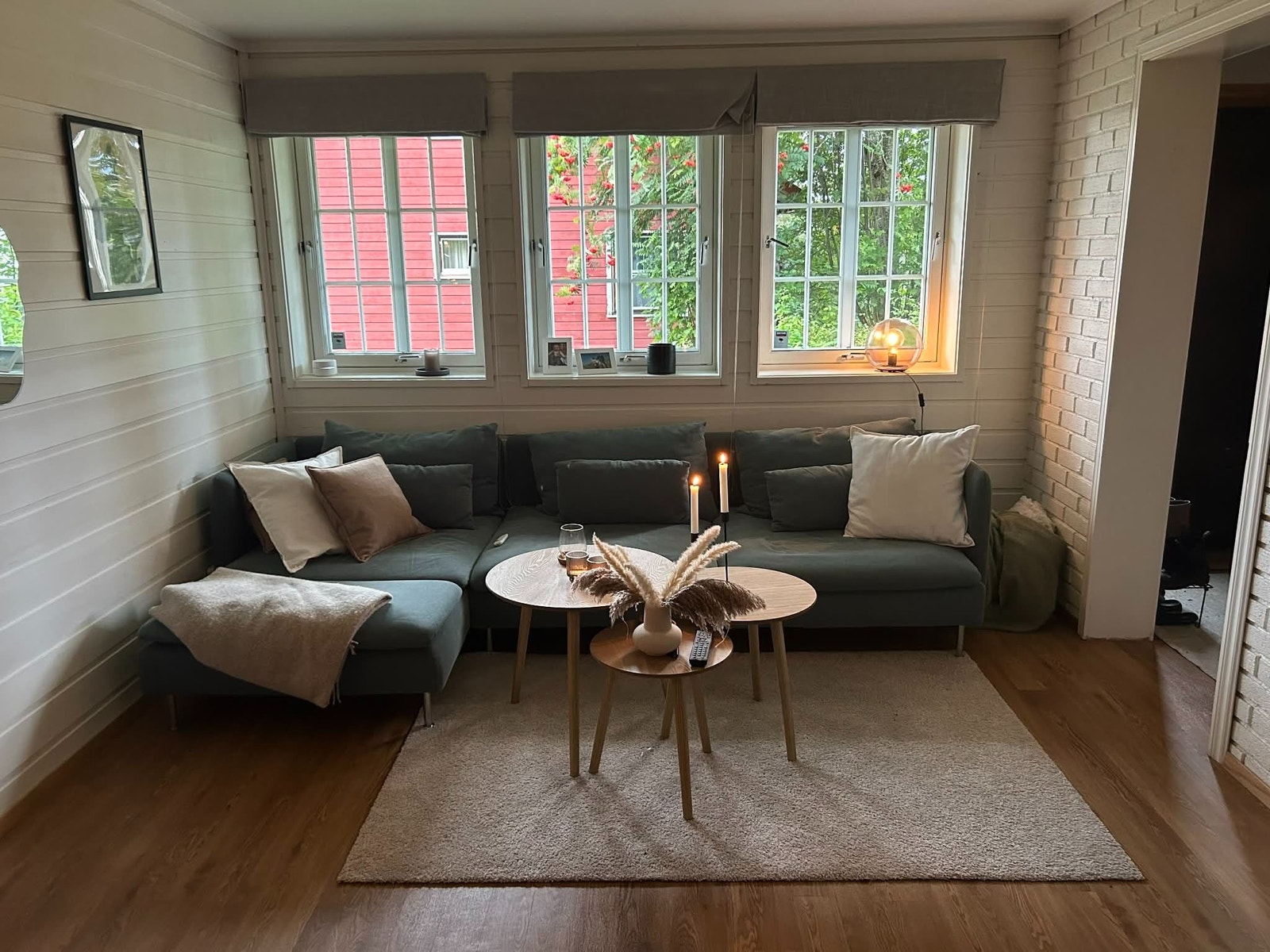 Stue med vedovn Galleribilde