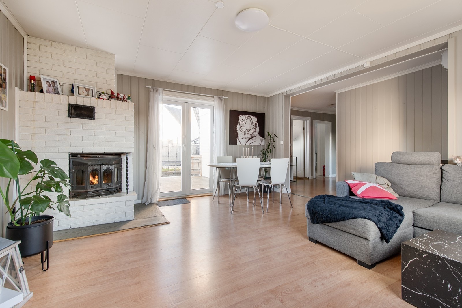 Ny veranda dør, vi tar turen ut og ser Galleribilde