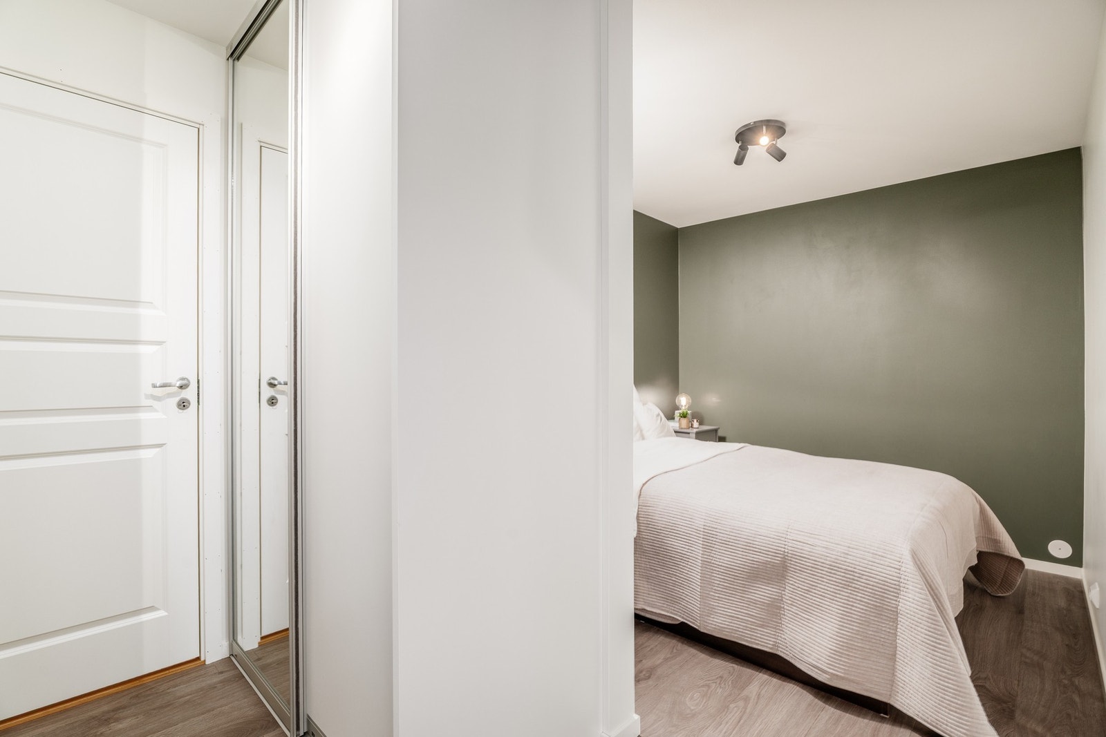 Dette er den optimale løsningen for et ekte mastersoverom. Galleribilde