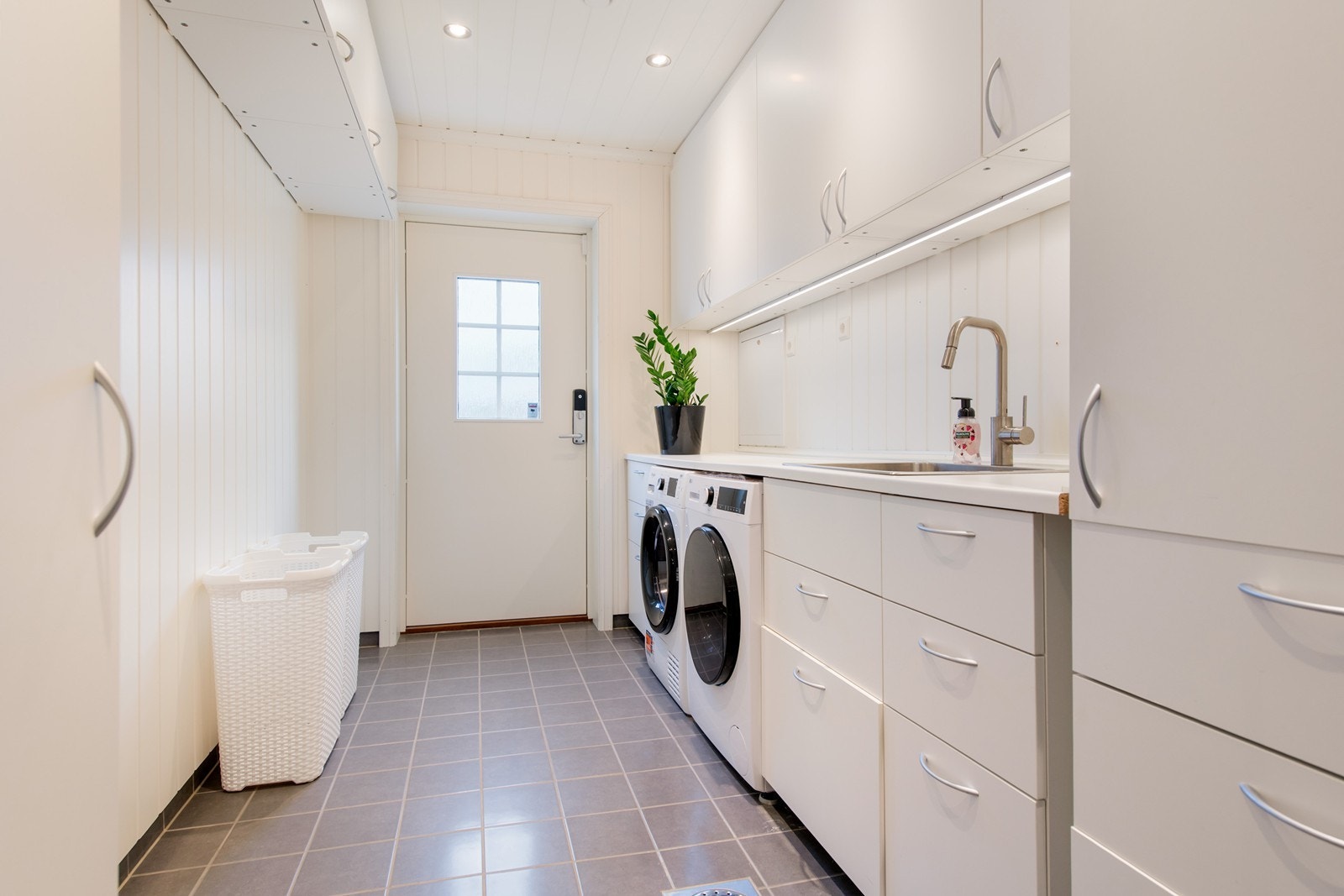 Vaskerom Galleribilde