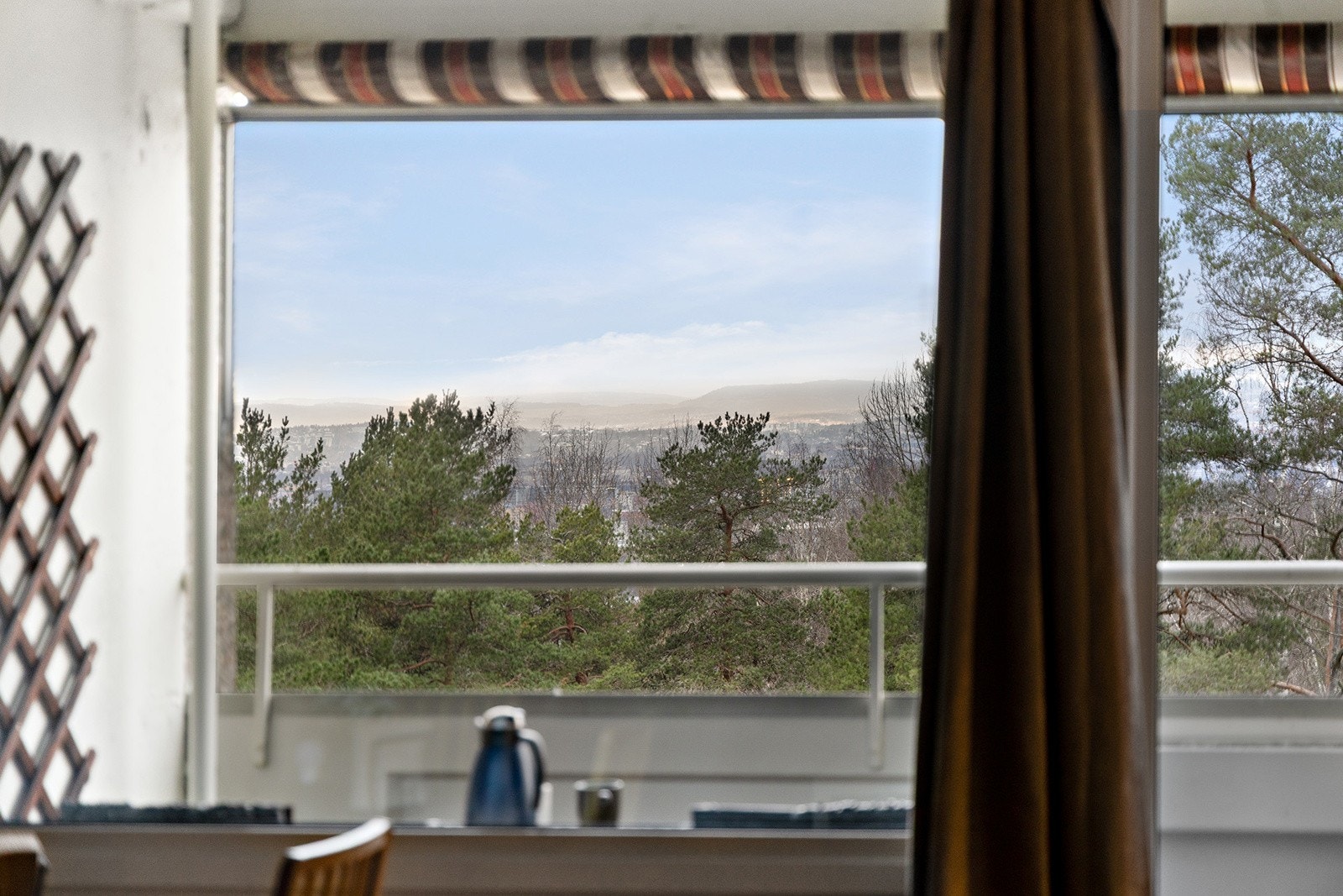 En pen 2-roms med utsikt og gode solforhold Galleribilde