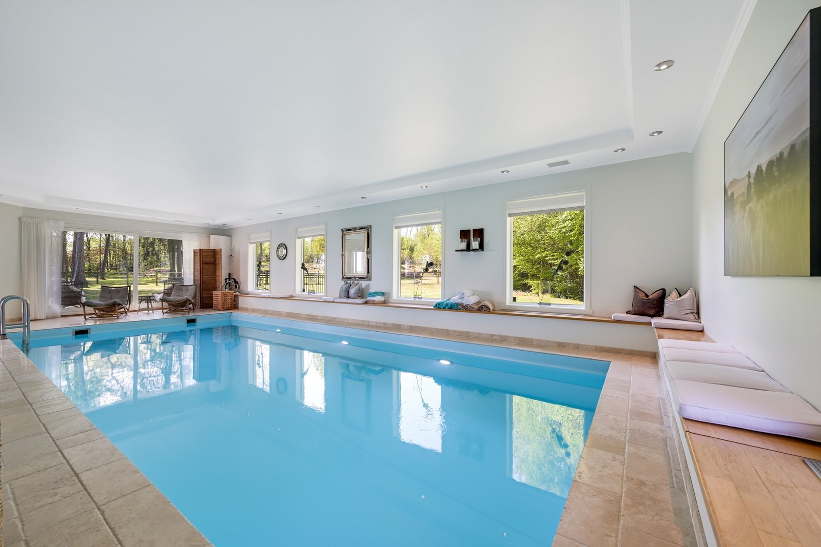 Svømmebasseng varmes opp med varmepumpe Galleribilde