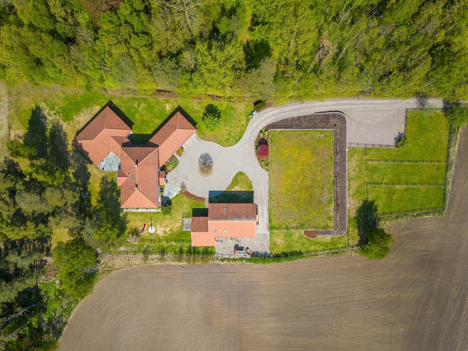 Oversiktsbilde av eiendommen Galleribilde