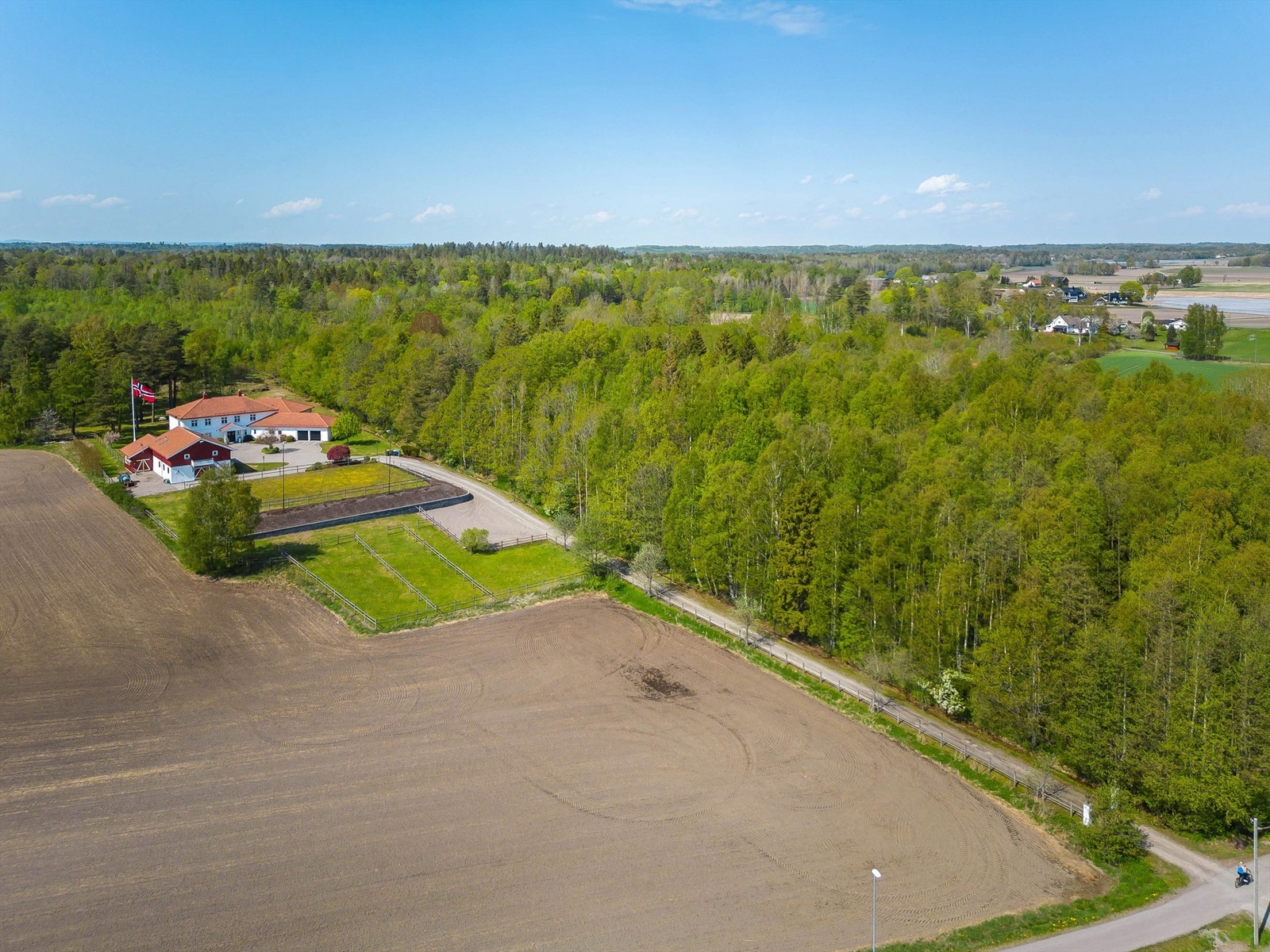 Ta kontakt med megler for visning Galleribilde