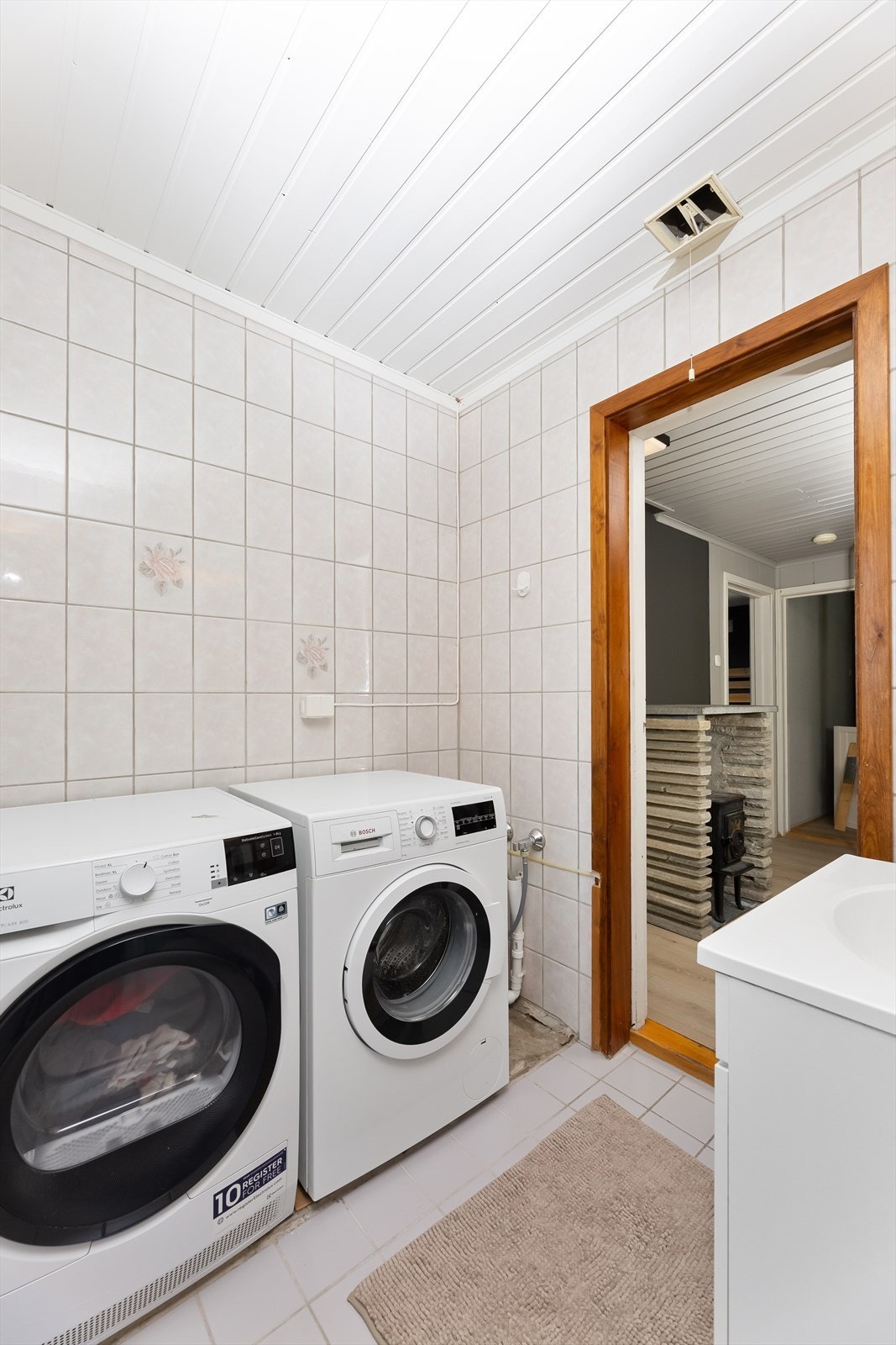 Badet i 2. etasje er av eldre dato hvor det må påregnes oppgraderinger. Galleribilde