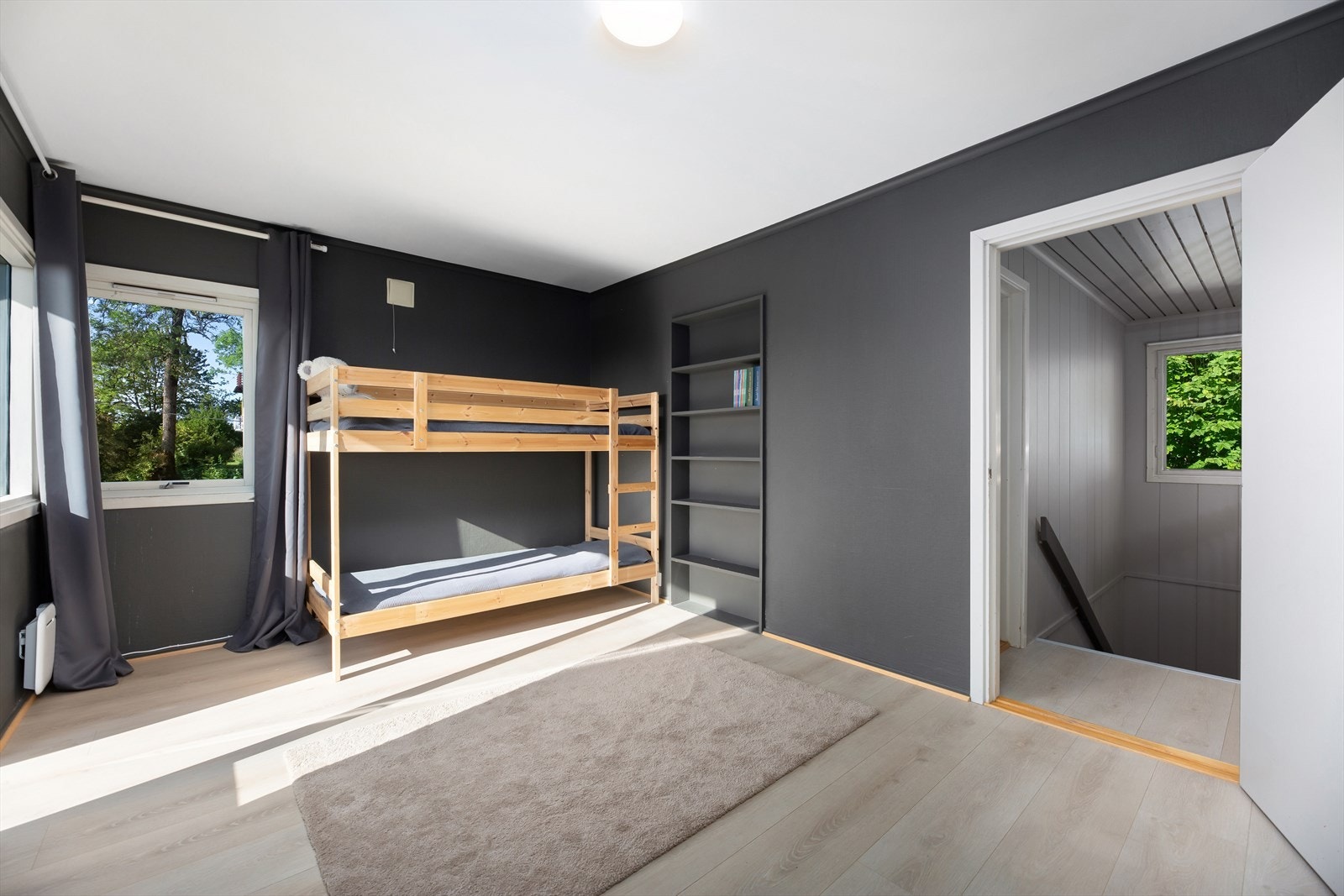 Boligen inneholder totalt tre soverom, alle i boligens 2. etasje. Galleribilde
