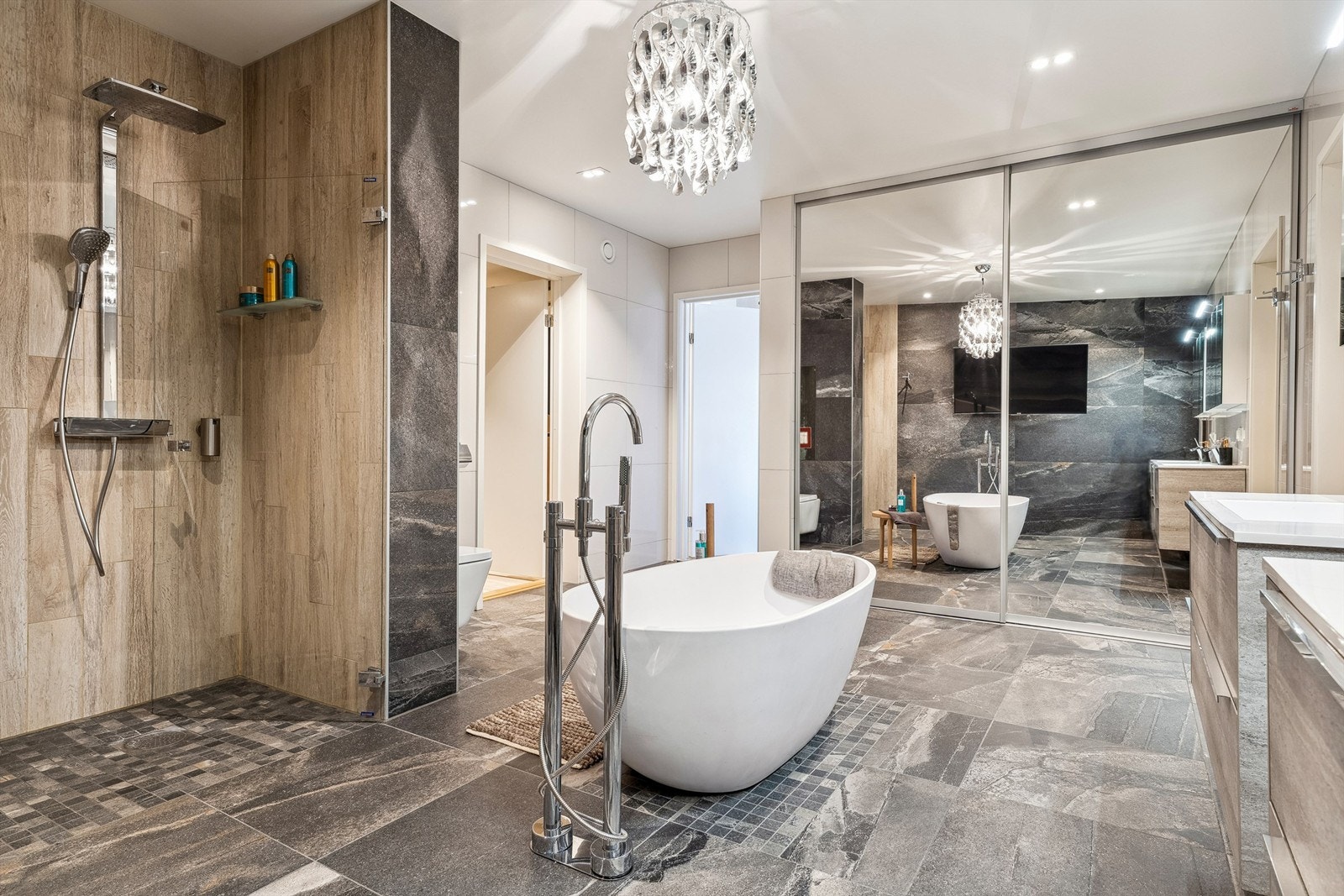 Baderom med spafølelse. Galleribilde