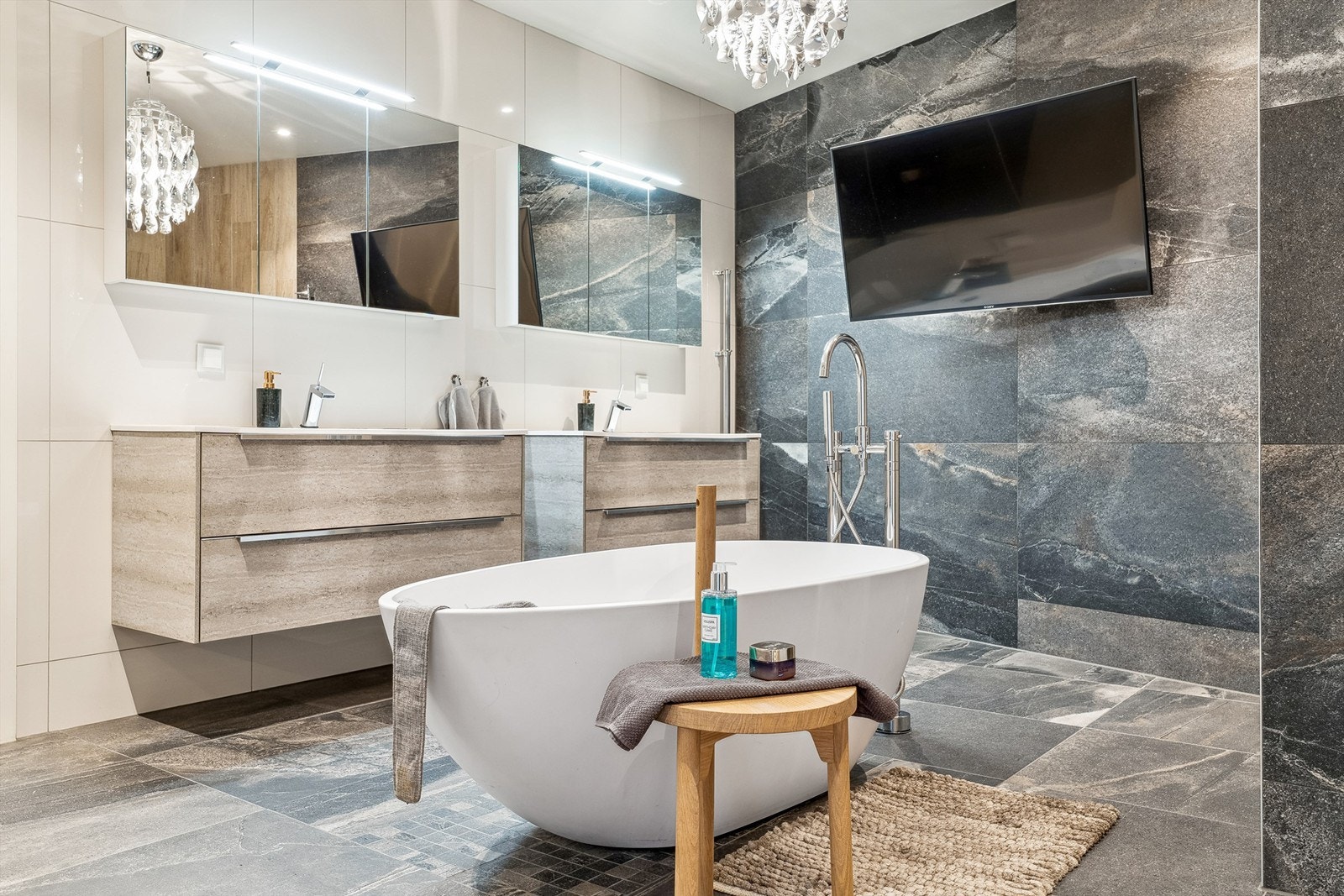 Baderom med eksklusive italienske fliser! Galleribilde