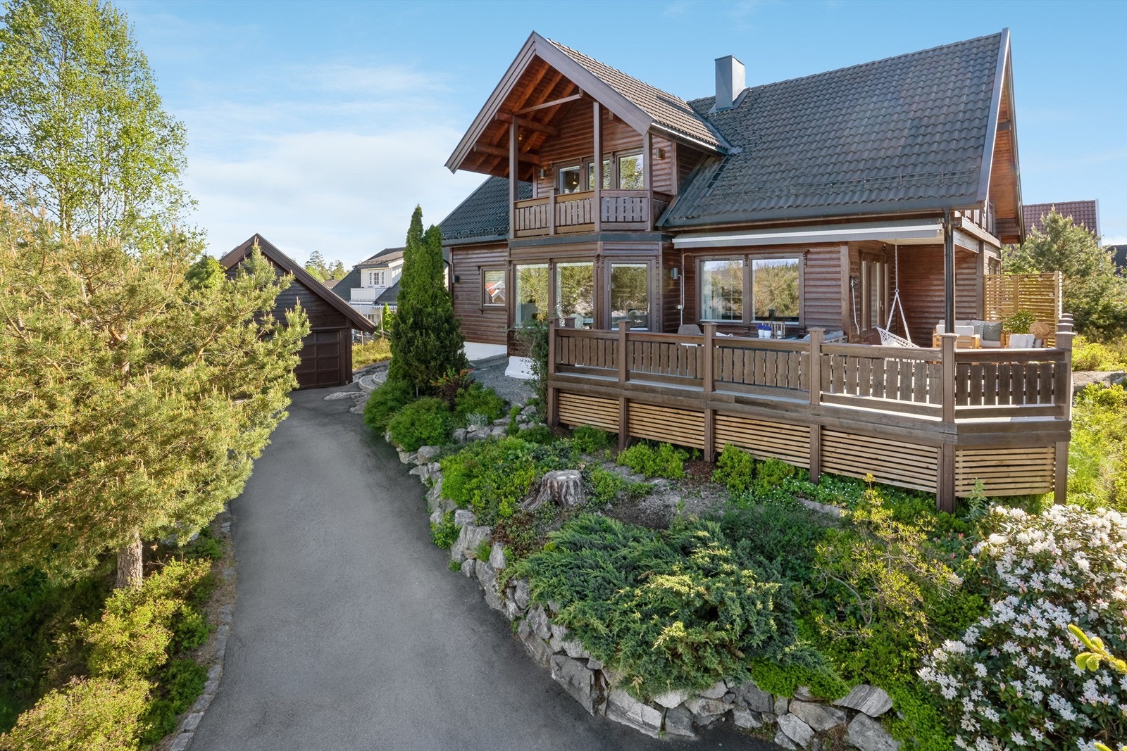 Krogsveen v/ Vegard Gjeisklid presenterer Maiblomvegen 10 - En stor og innholdsrik enebolig i attraktivt boområde på Jessheim - Foto: Romeriksfotografene (Heidi Hexeberg) Galleribilde