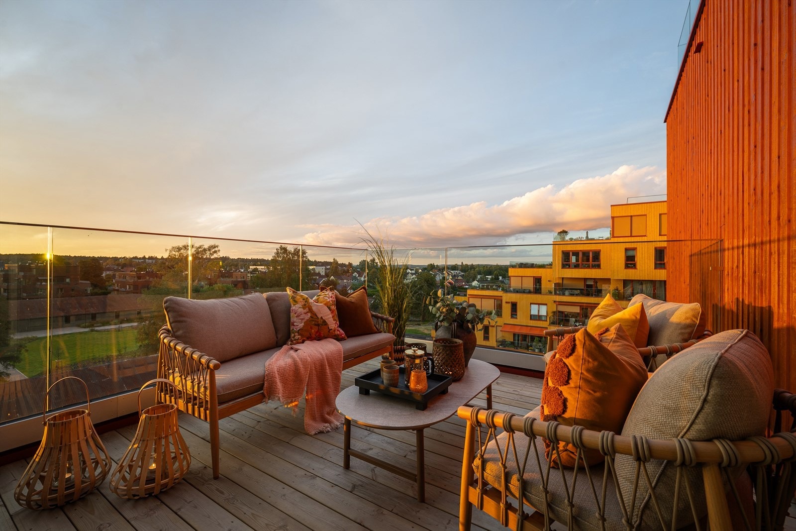 Fra stuen er det utgang til terrasse på ca. 10 kvm. Galleribilde