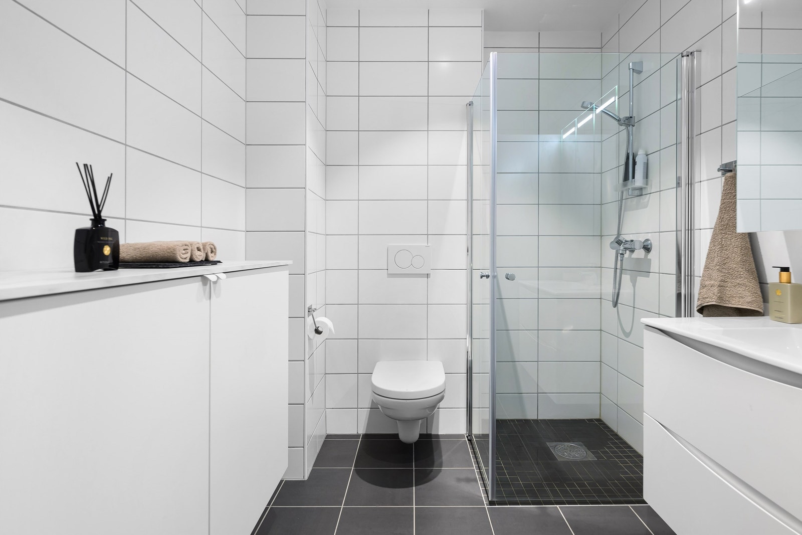 Delikat bad med innredning fra Viking bad. Galleribilde