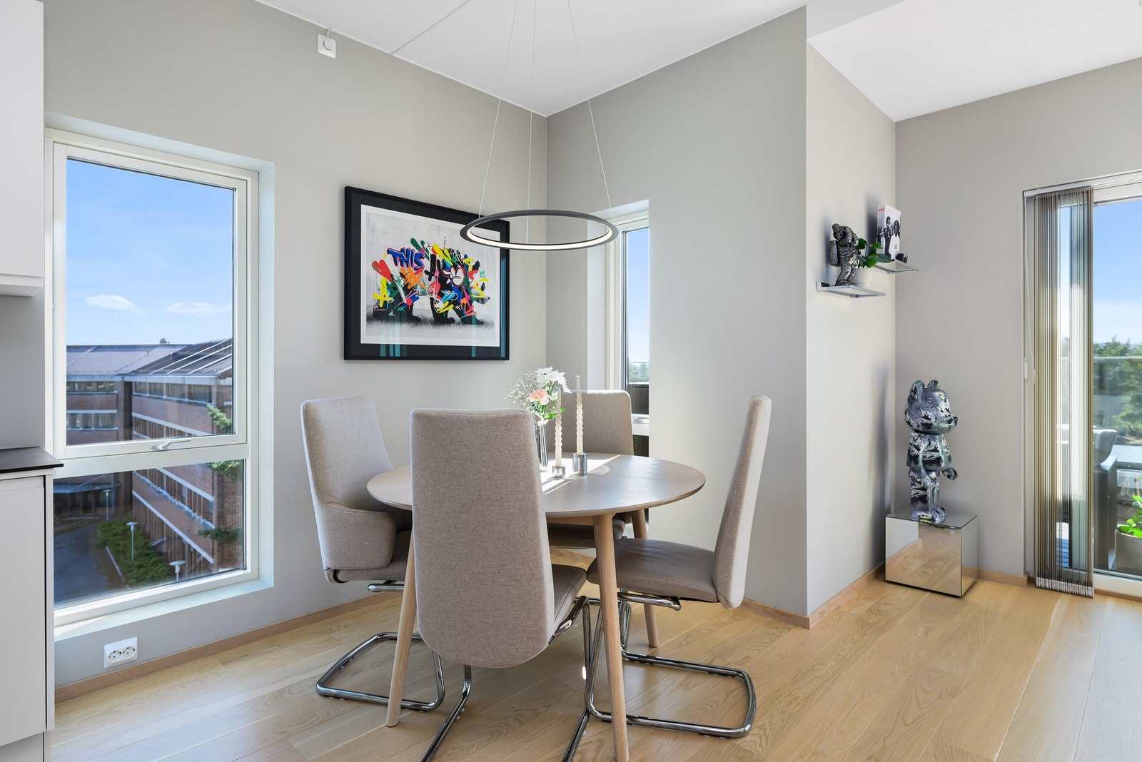 Her kan familie og venner samles rundt bordet for en bedre middag. Galleribilde