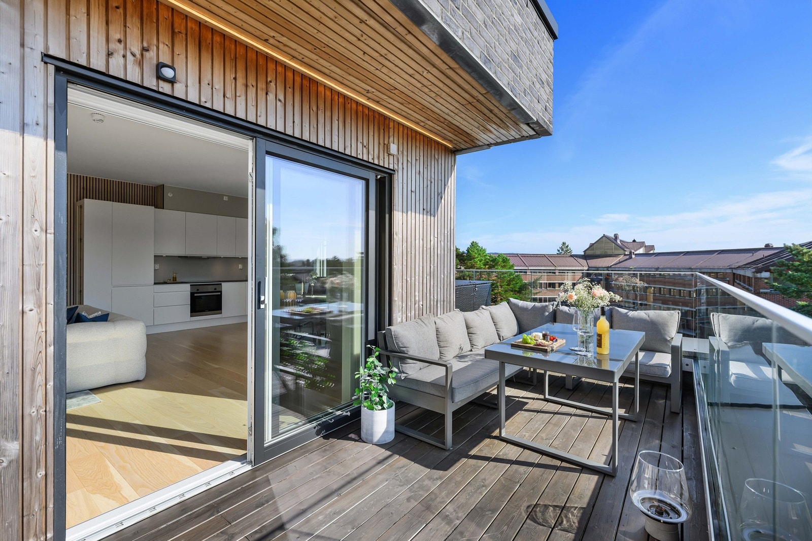 Takterrasse på hele 19kvm(!) Delvis overbygd. Galleribilde