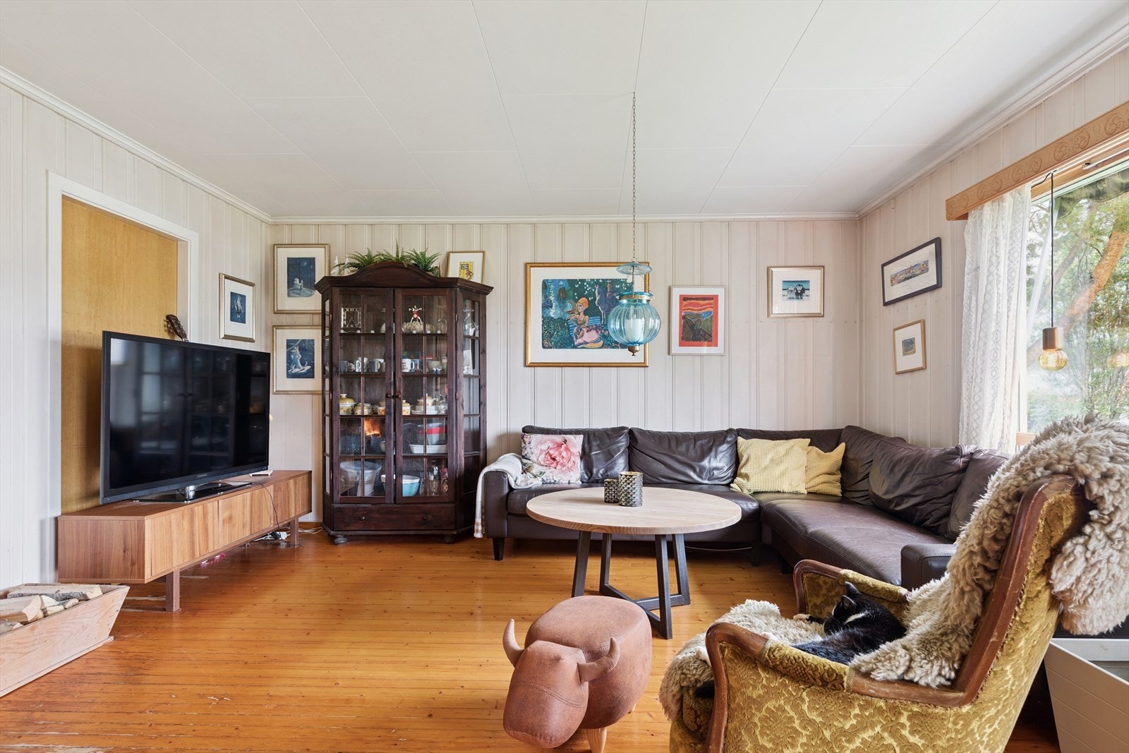 Stue med gode innredningsmuligheter. Galleribilde