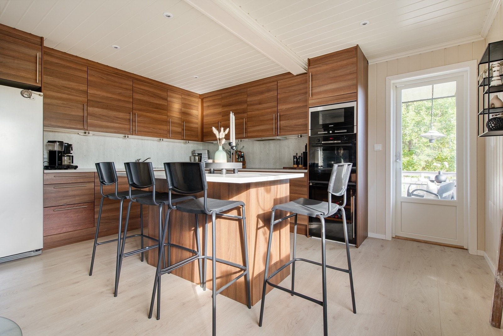 Godt med skap og benkeplass Galleribilde