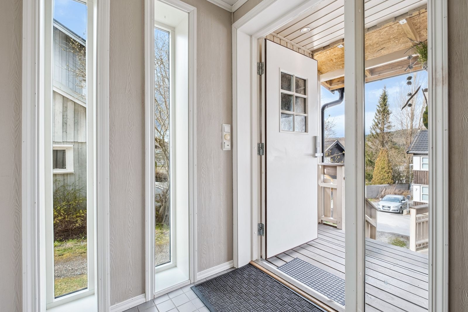 Romslig entre Galleribilde