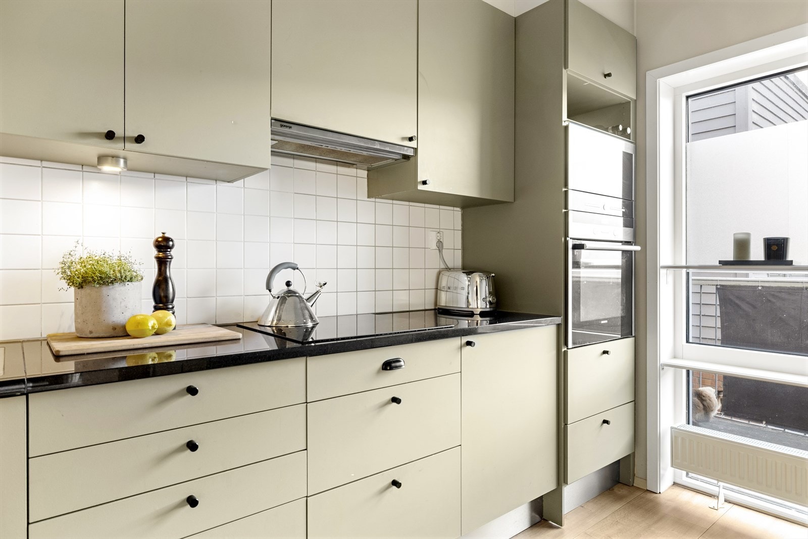 Alt av hvitevarer er integrert og medfølger leiligheten. Galleribilde