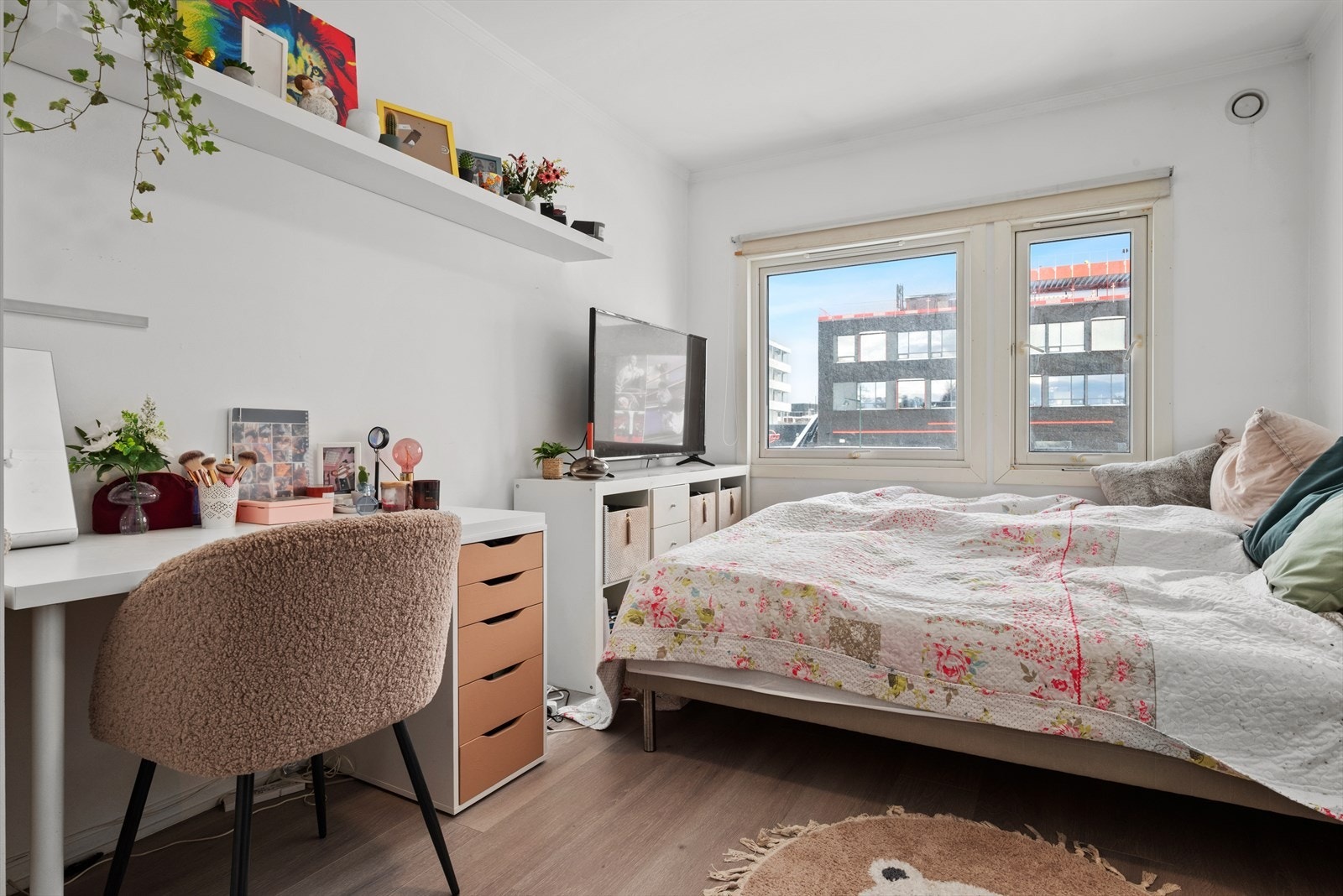 Strøm betales av leietakerne en gang i kvartalet, og fordeles likt. Galleribilde