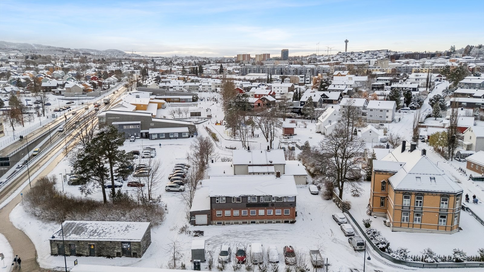 Kontakt megler for å få tilsendt leiekontrakter og annen informasjon om eiendommen og selskapet. Galleribilde