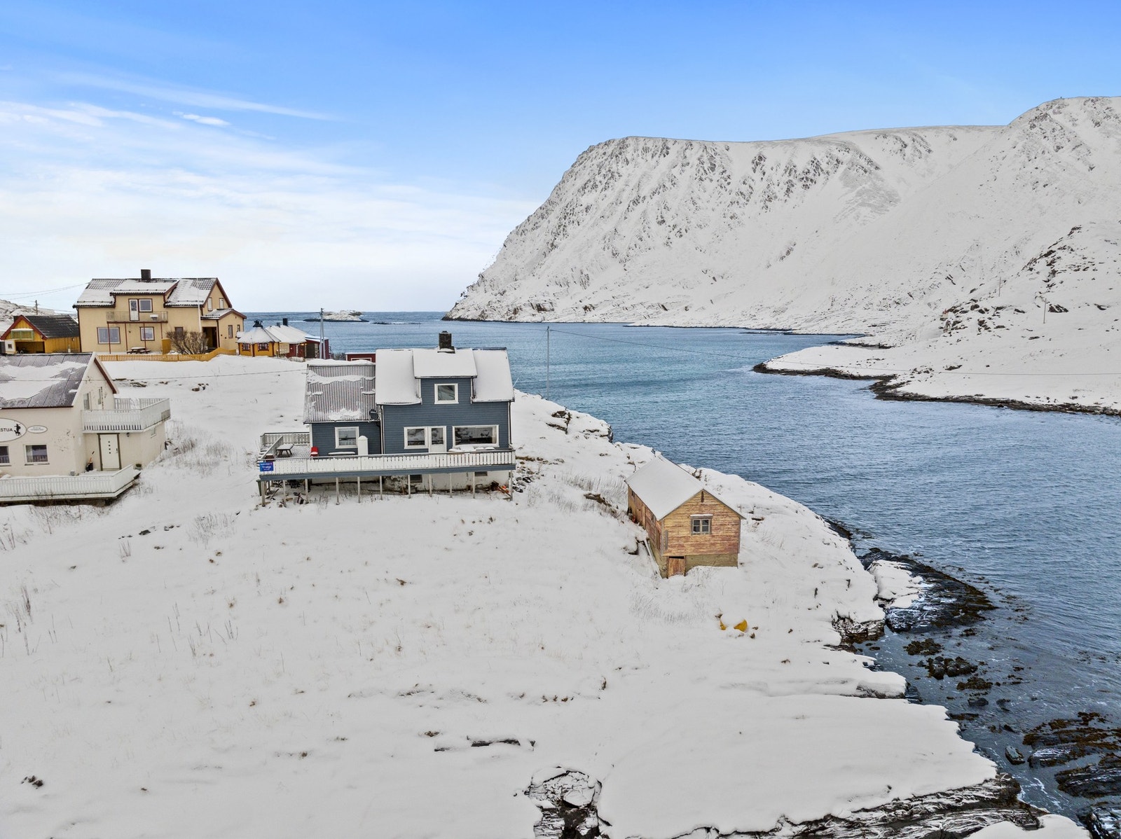 Velkommen til Holmeveien 11 - Innholdsrik enebolig i naturskjønne omgivelser Galleribilde