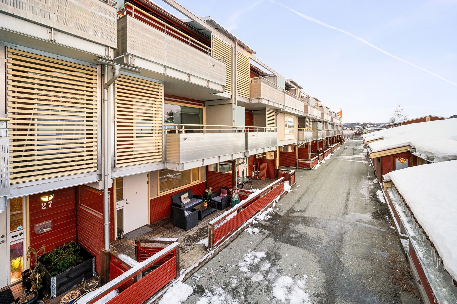 Leiligheten har en fin beliggenhet på Kattem med gangavstand til det meste en trenger til det daglige. Galleribilde