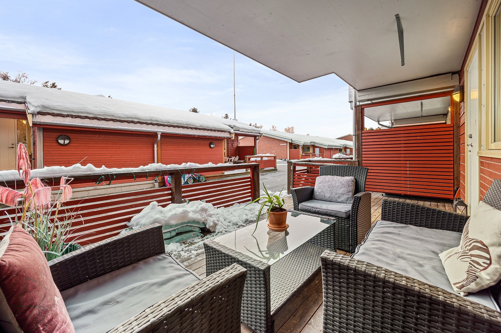 To flotte terrasser på 18,5 og 15,1m². Her har man gode solforhold. Galleribilde