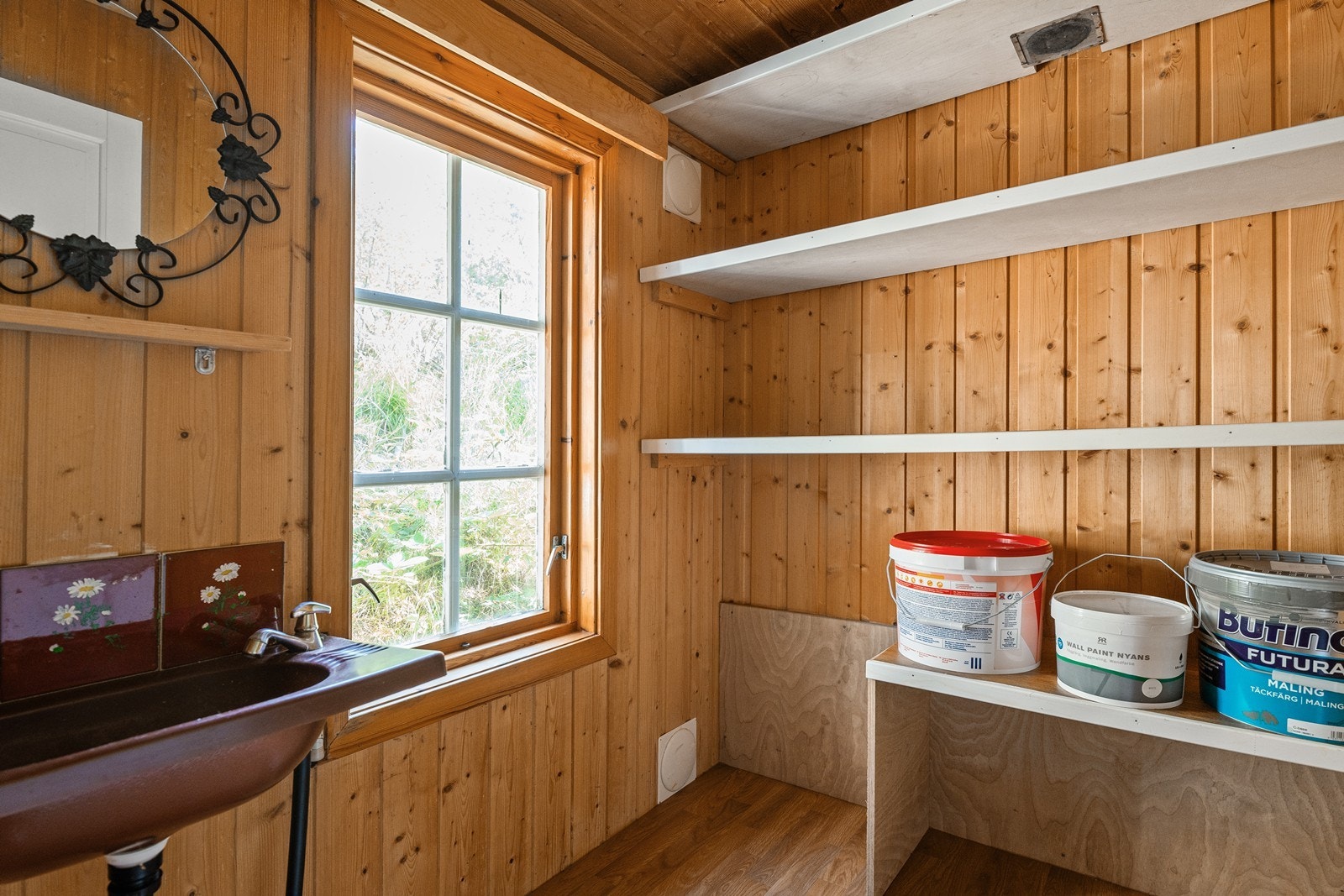 Innvendig bod til oppbevaring Galleribilde