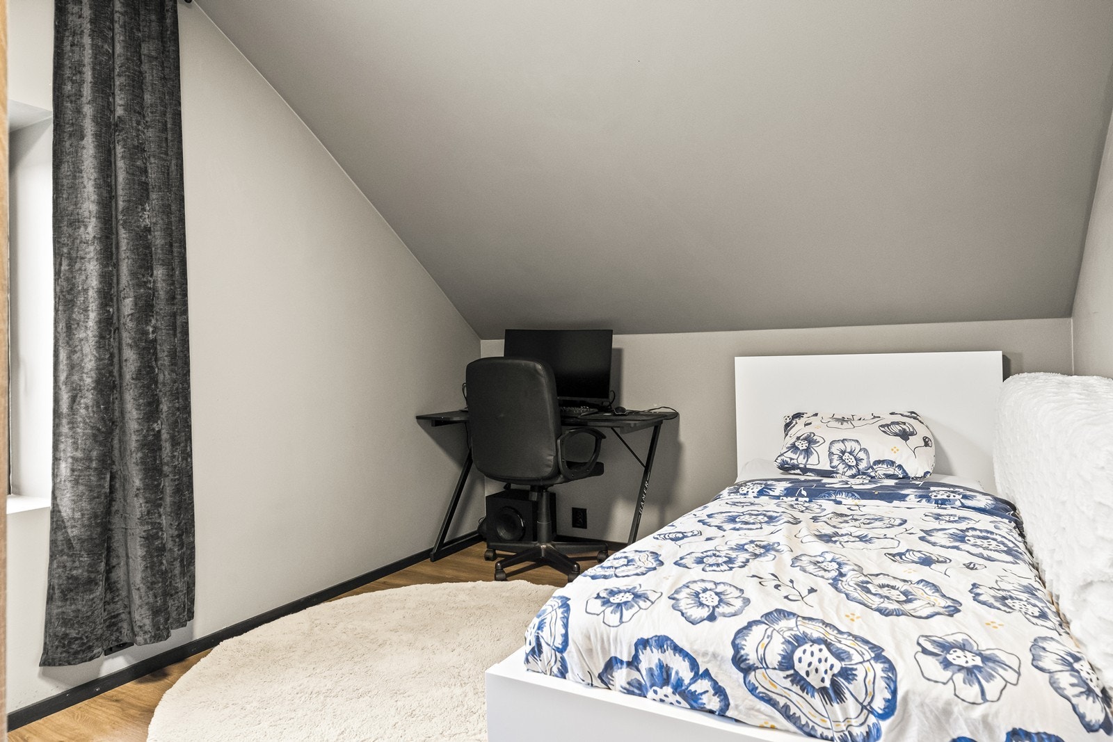 Boligens tredje soverom har også fleksible bruksmuligheter. Galleribilde