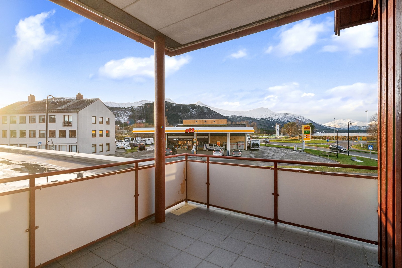 Leiligheten ligger meget sentralt med gangavstand til alle fasiliteter sentrum har å by på Galleribilde