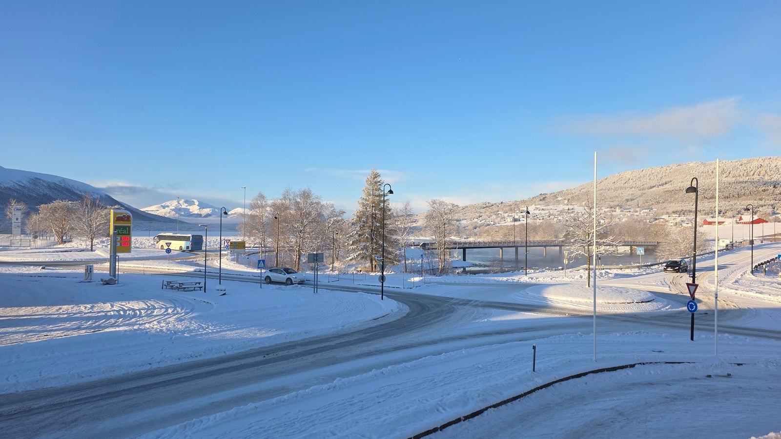 Utsikten mot vest i vinterdrakt (Foto EIE) Galleribilde