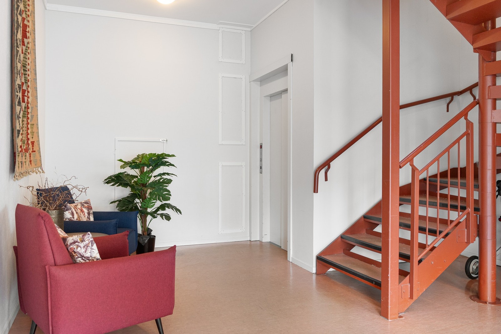 Adkomst til leiligheten via heis eller trapp Galleribilde