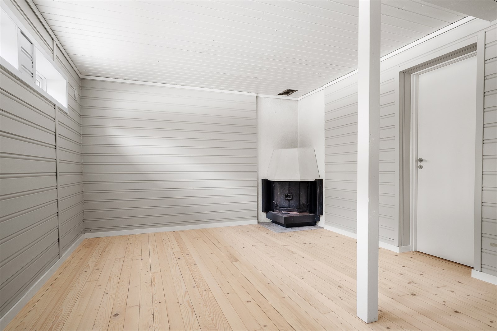 Peis i kjellerstuen Galleribilde