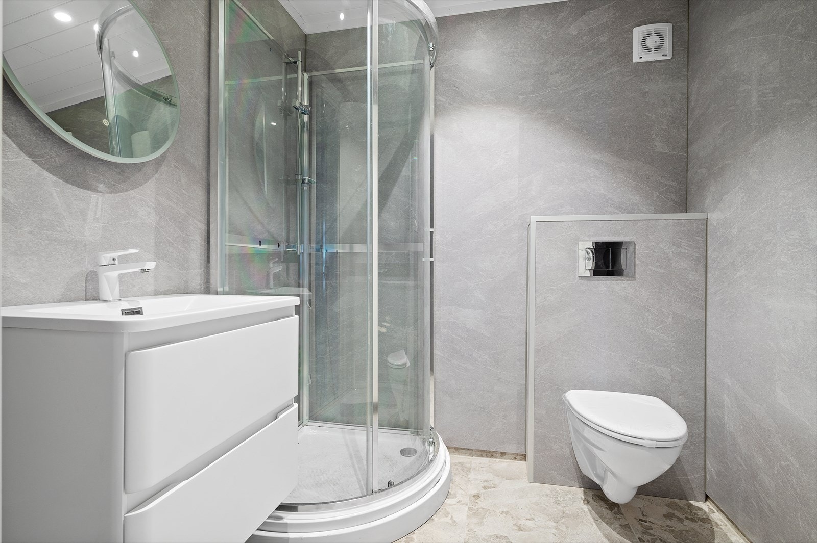 Bad i underetasje Galleribilde