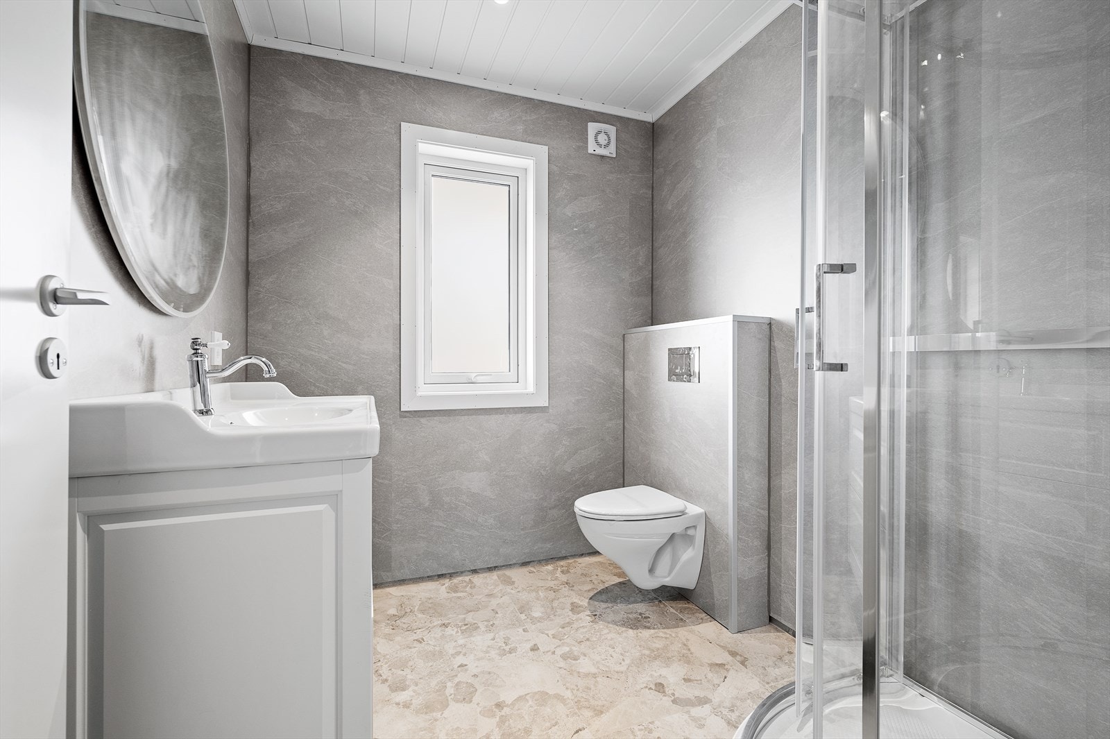 Bad i hovedetasje Galleribilde