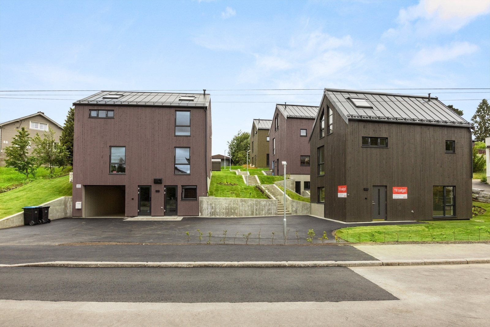 Parkering i underjordisk garasjekjeller under tunet Galleribilde