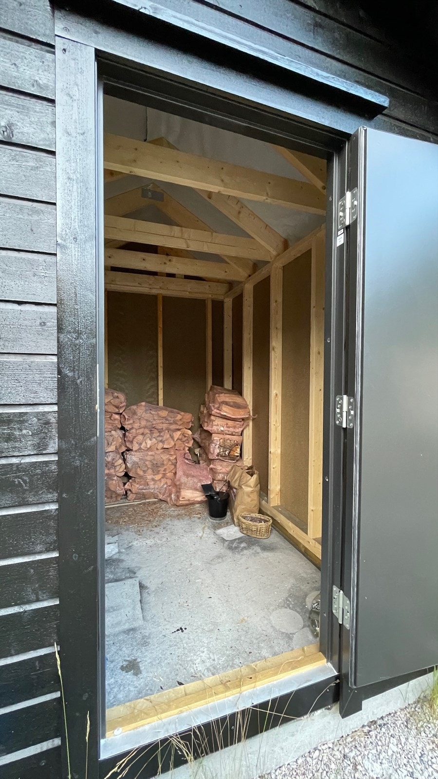 Frittstående bod. Ved medfølger. Galleribilde