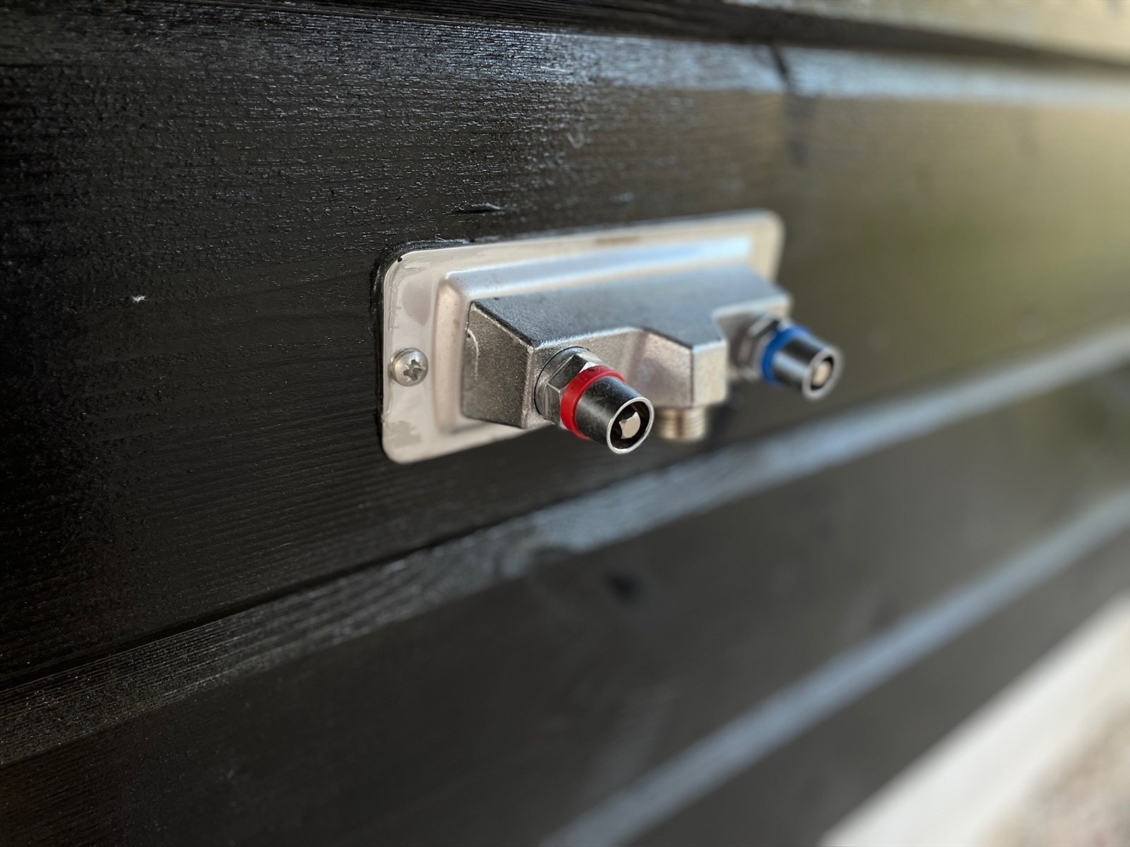 Utekran med kaldt og varmt vann Galleribilde