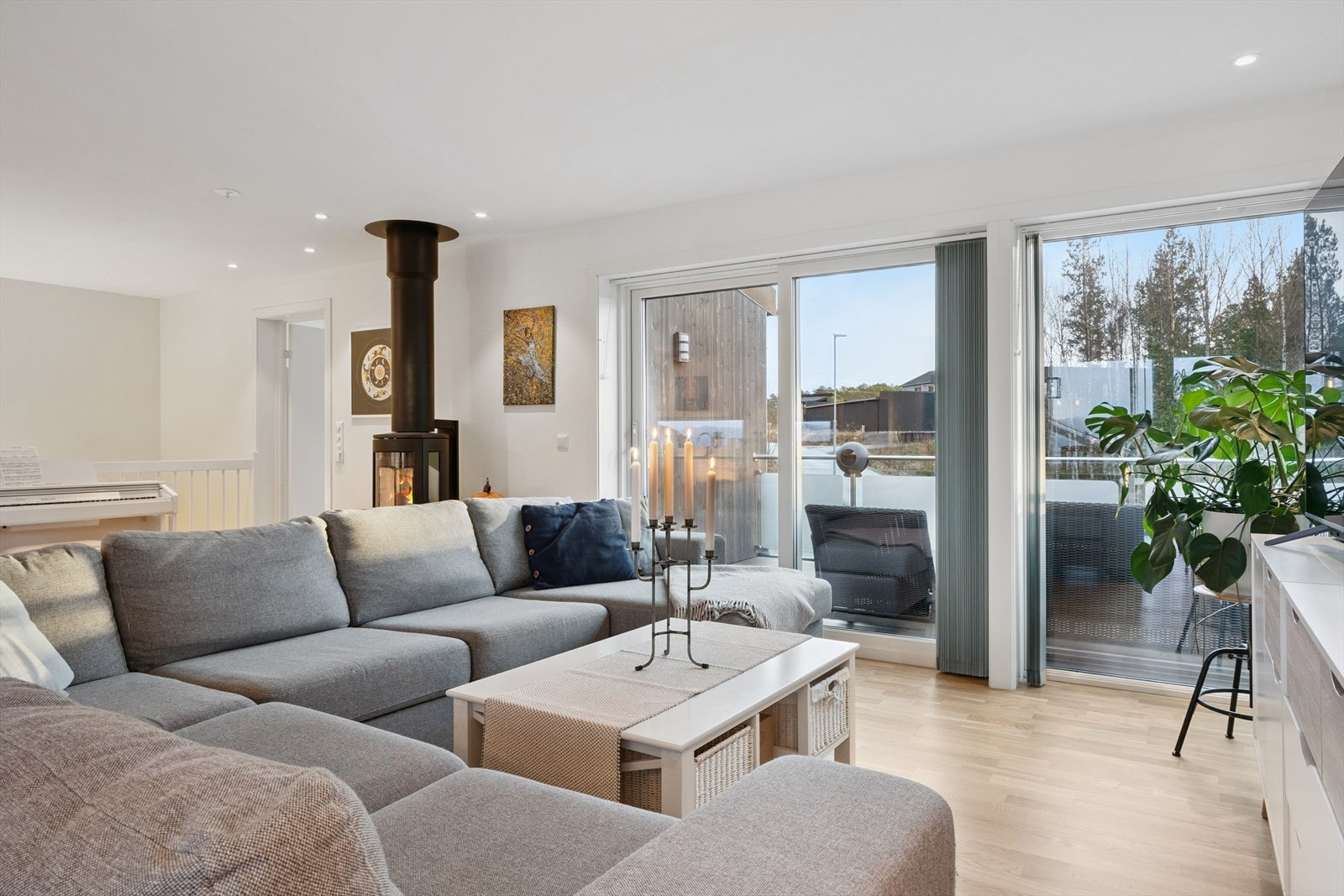 Store vinduer gir godt med lysinnslipp Galleribilde