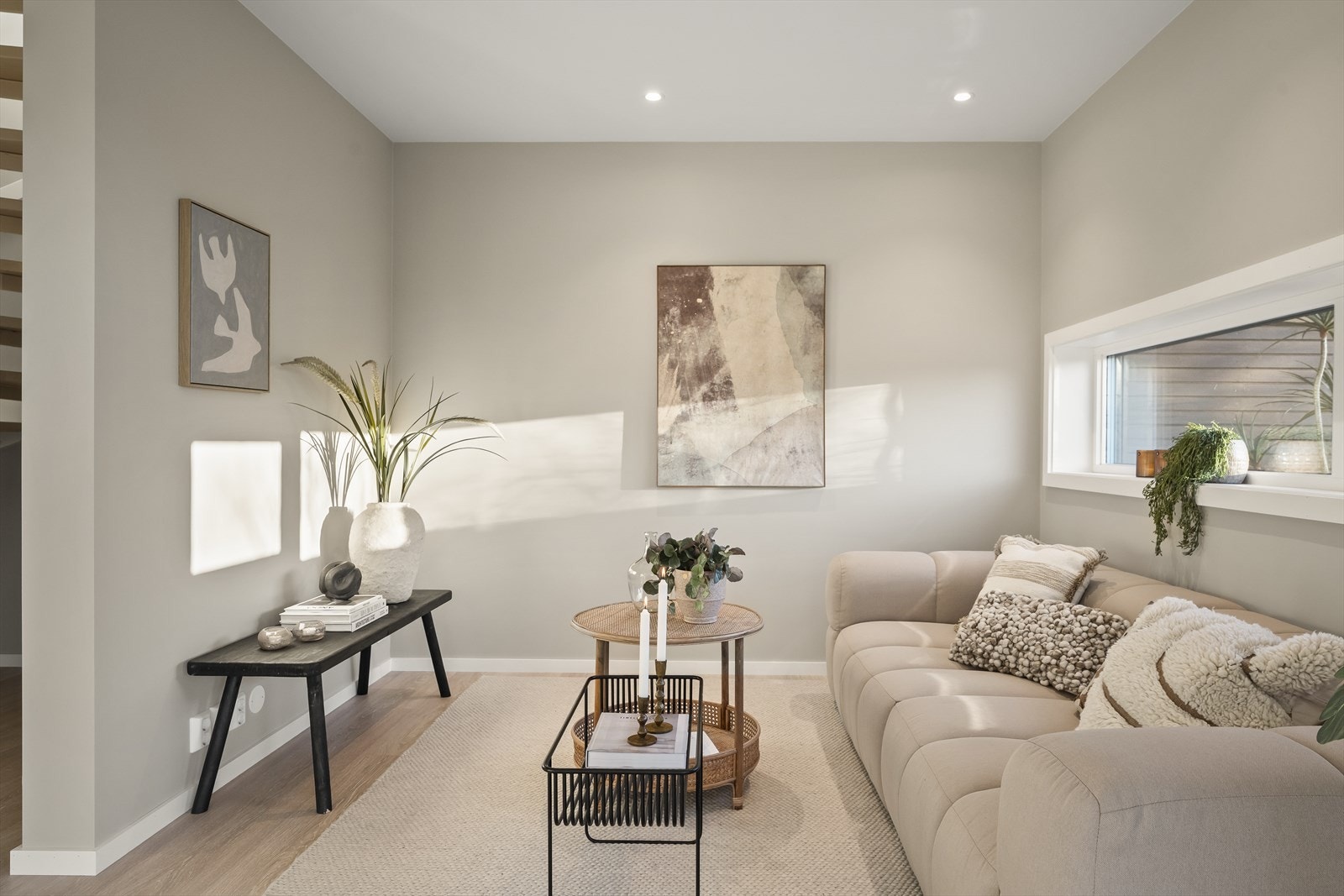 Stuen har en god utforming som gir fleksible møbleringsmuligheter. Galleribilde