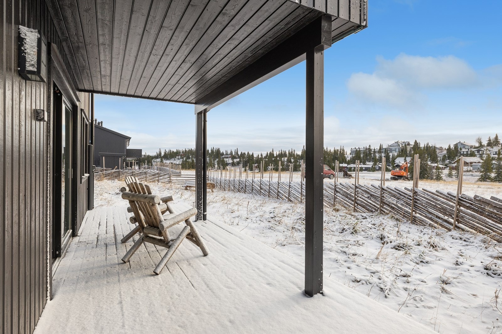 Stor terrasse hvor de gode solforholdene kan nytes. Galleribilde