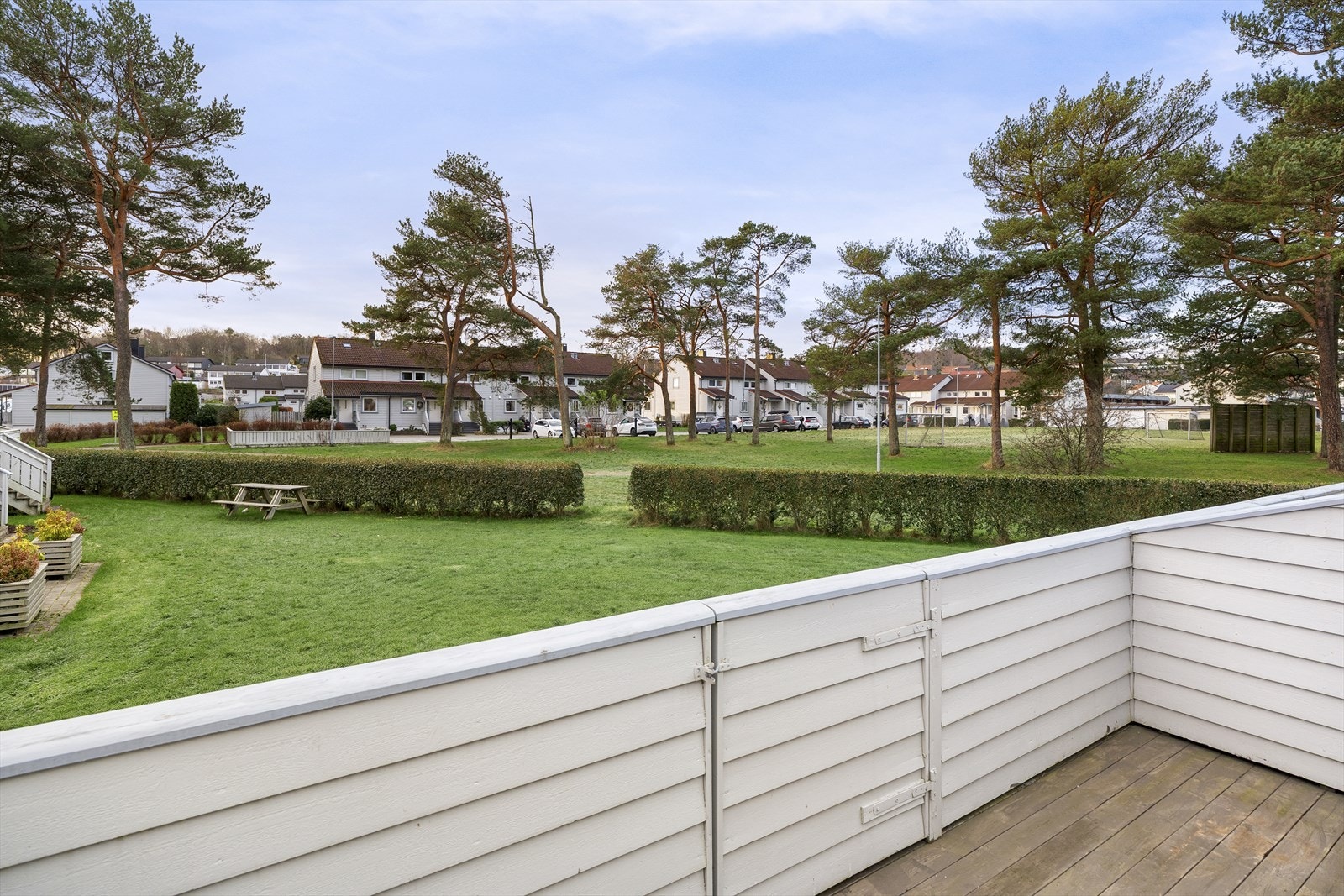 Og videre tilgang ut til fellesplen og grøntområde Galleribilde