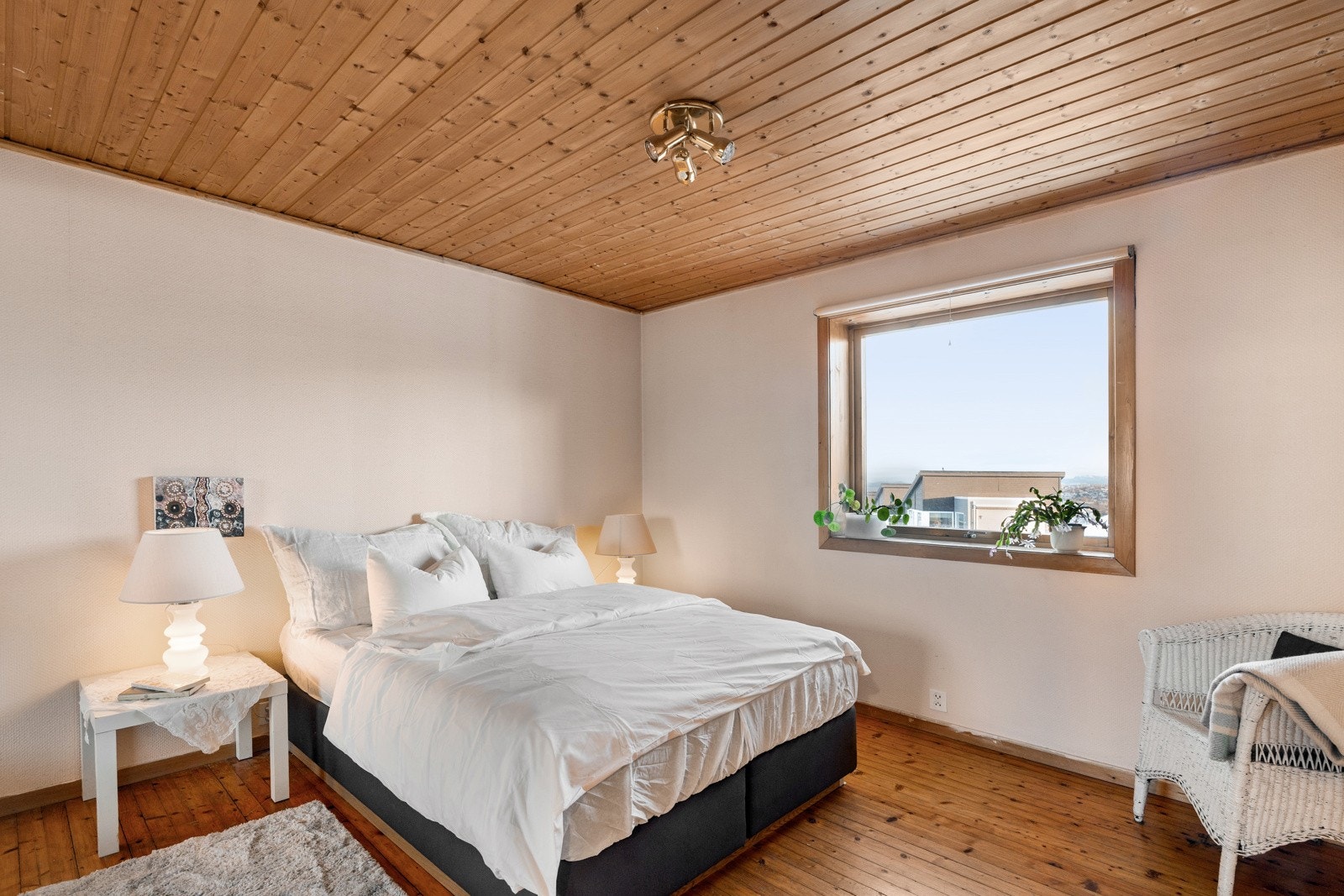 Boligen har tre gode soverom på 15,5, 10 og 8 kvm. Galleribilde