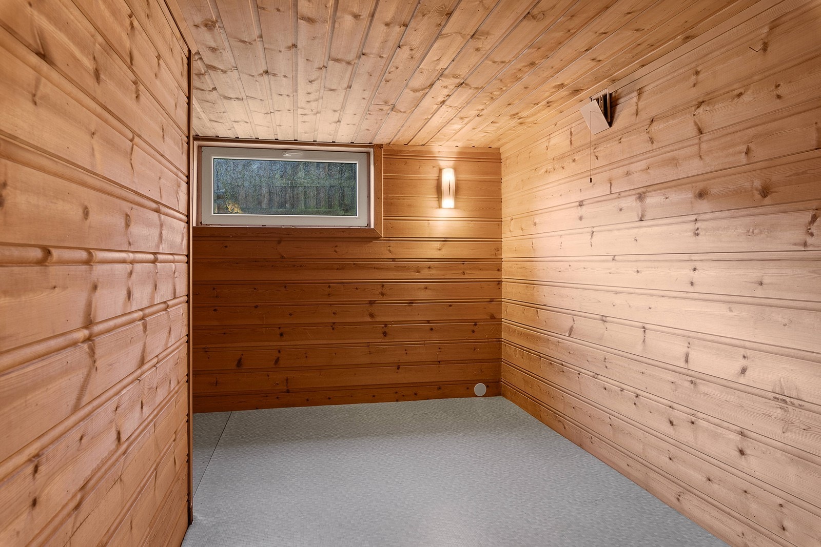 Rom i kjeller Galleribilde