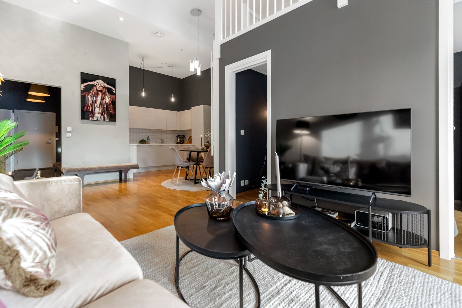 Inngang til soverommet på begge sider av sengen Galleribilde