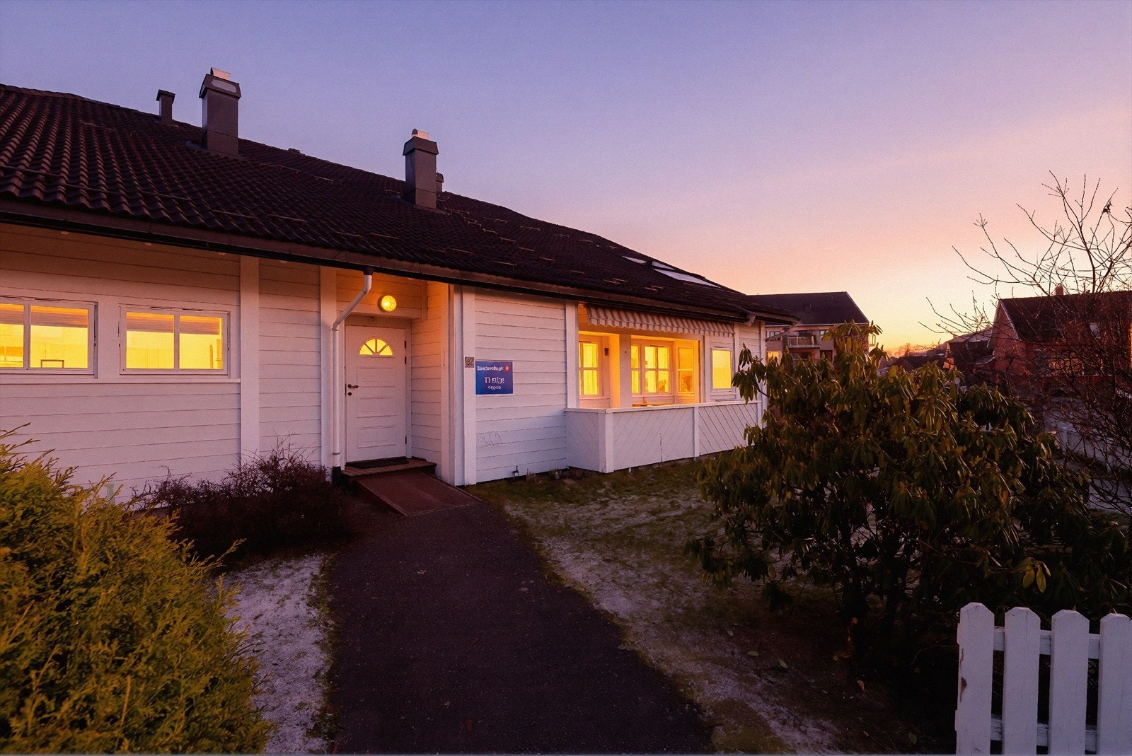 Sameiet ligger fint til i Bø sentrum med kort vei til alle service- og kulturtilbud. Bø Senteret er rett borti gata og har et rikt utvalg av butikker. Galleribilde