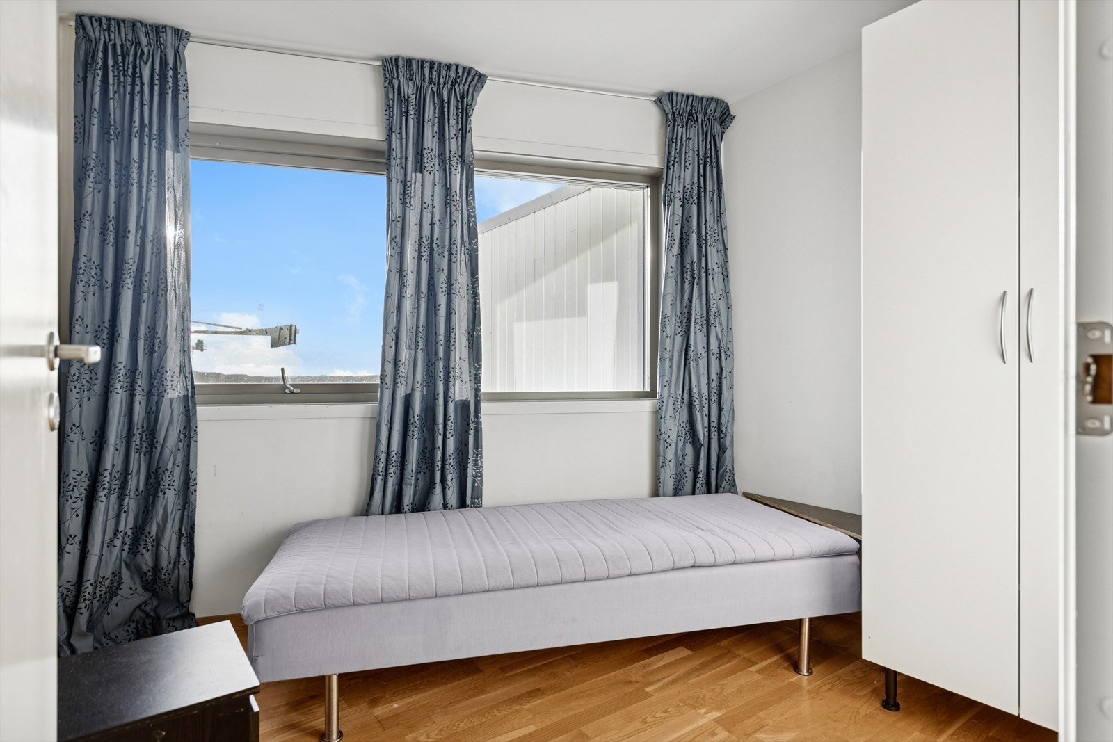 I 3. etasje er det i dag innredet med hele seks soverom. Opprinnelig er etasjen godkjent med fire soverom (se pkt. ferdigattest for nærmere informasjon). Galleribilde