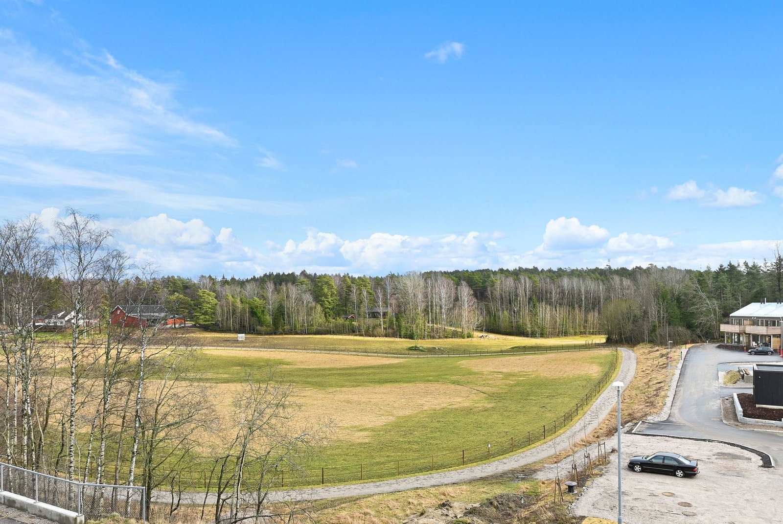 Utsikt fra stue og veranda. Galleribilde